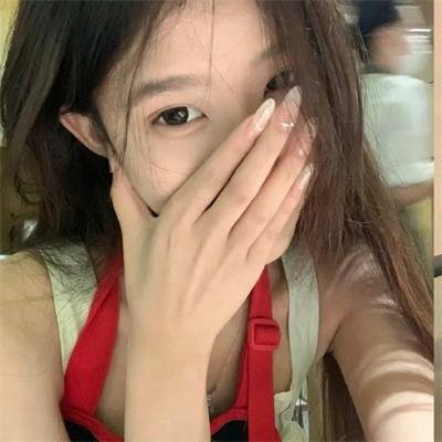 远山含笑